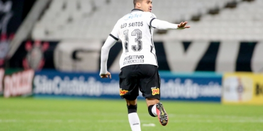 'Amistosos de luxo' podem servir para Léo Santos voltar ao time titular do Corinthians