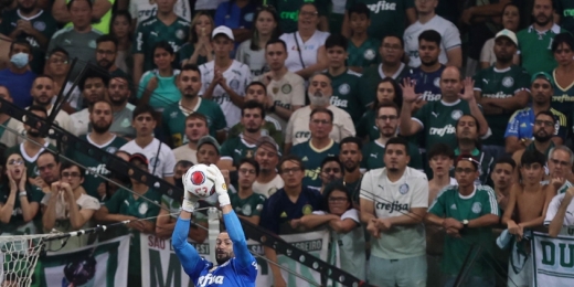 'Chiqueiro pegou fogo', diz Abel sobre torcida do Palmeiras em dérbi