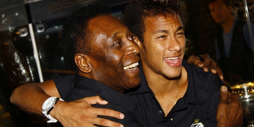 'Fico feliz vendo ele jogar': Pelé vibra com Neymar e torce por quebra de recorde de gols pela Seleção
