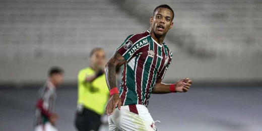 'Frio e Caio Paulista', CR7 e até Cruyff: torcida do Fluminense se empolga com o atacante após gol
