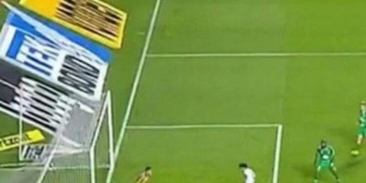 'Me ajuda, Pablo': Tricolores perdem a paciência após atacante perder gol incrível e Chape empatar em seguida