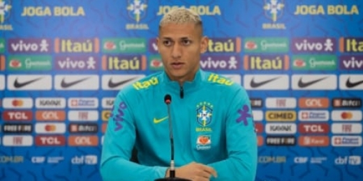 'Não é porque eu fico de gracinha', diz Richarlison sobre retorno à Seleção Brasileira
