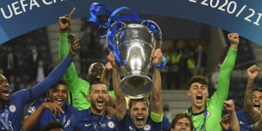'Novos ricos' do futebol mundial, Chelsea e City têm trajetórias semelhantes em busca da Champions