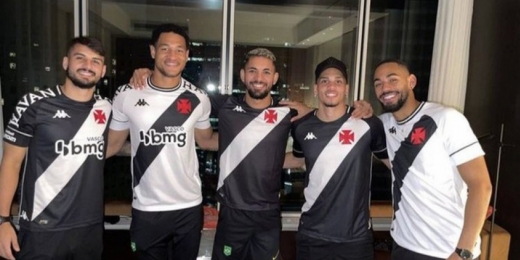 'SeleVasco': Richarlison, Matheus Cunha e crias do Vasco vestem uniforme do time em Tóquio