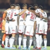 ‘Água mole em pedra dura, tanto bate… mas não fura’: São Paulo pressiona, mas só empata com a Inter