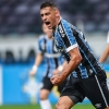 ‘Ajudinha’ do ídolo Diego Souza em gol do Sport contra o Grêmio viraliza entre rubro-negros