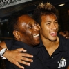 ‘Fico feliz vendo ele jogar’: Pelé vibra com Neymar e torce por quebra de recorde de gols pela Seleção