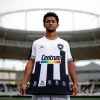 ‘Manto da desigualdade’: Botafogo lança camisa em campanha contra o racismo