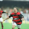 ‘Recordar é viver’: torcida do Flamengo prepara faixa em alusão aos 20 anos do golaço de Petkovic