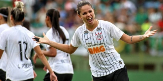 A xerife fica! Corinthians anuncia renovação de contrato com zagueira Erika