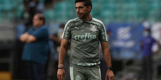 Abel aponta desgaste físico e ausências no elenco como motivos para sequência negativa do Palmeiras