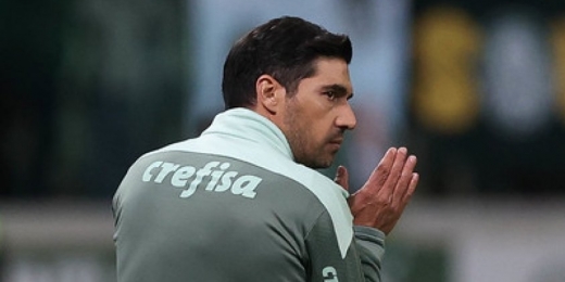Abel Ferreira elogia atuação do Palmeiras e agradece à torcida: ‘Foi determinante para ganharmos’