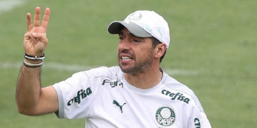 Abel Ferreira explica 'rodízio' no Palmeiras e avalia atuação do time: 'Faltou calma para tomar decisões'