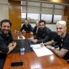 Acabou a novela! Corinthians anuncia a contratação de Roger Guedes