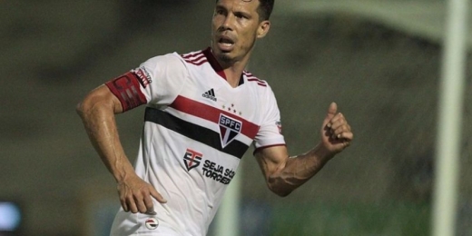 Acertando rescisão com o São Paulo, Hernanes treina por conta própria
