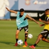 Adson trabalha com elenco do Corinthians em atividade de posse de bola
