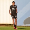 Ainda ‘no mercado’, Rodrigo Varanda volta a treinar no Corinthians