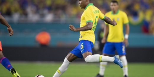 Alex Sandro evita comparações com Renan Lodi na Seleção Brasileira: 'Não me vejo com vantagem'