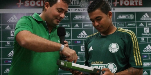 Alexandre Mattos, ex-diretor do Palmeiras, afirma que Dudu ‘está voltando’