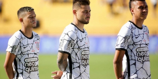 ANÁLISE: Atuação fraca contra o Novorizontino expõe diferenças entre titulares e reservas do Corinthians