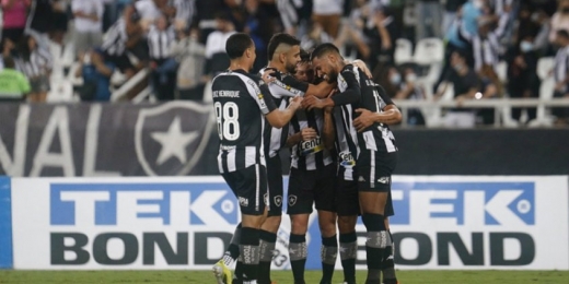 Análise: Botafogo não é brilhante, mas momento na Série B exige vitórias e time não passa sufoco