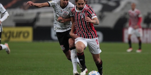 Análise: meio de campo do São Paulo rende pouco e compromete o ataque da equipe contra o Corinthians