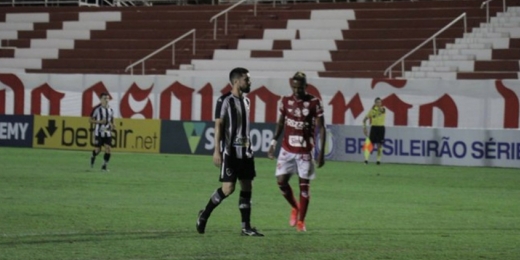 Análise: na estreia da Série B, Botafogo repete problemas ofensivos e peca na criação
