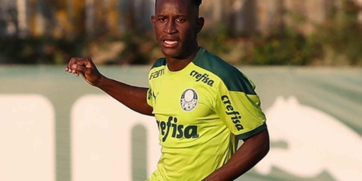 Antes de empréstimo, Ivan Angulo prorroga contrato com o Palmeiras