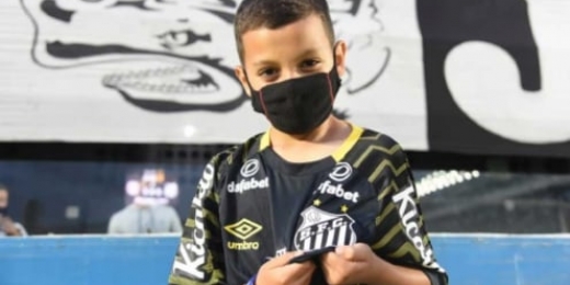 Ao , Bruninho agradece apoio 'da hora' de atletas e do Santos; pai avisa que tomará medidas judiciais contra agressores
