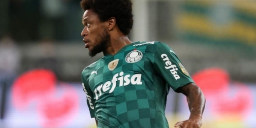 Ao Palmeiras, estafe de Luiz Adriano diz que atacante quer jogar no exterior