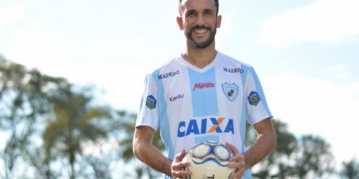Ao, Thiago Ribeiro projeta Série B com o Londrina e destaca: 'Sinto que posso jogar em alto nível até os 40'