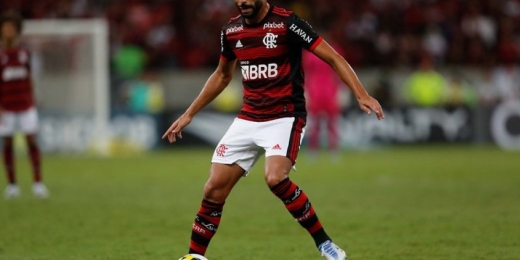 Após autocrítica, Thiago Maia celebra evolução no Flamengo: 'Quando está mal, tem que reconhecer'