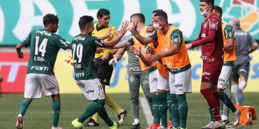 Após dois meses, Palmeiras vence uma partida de virada