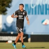 Após entorse do tornozelo, Cantillo treina com o Corinthians e pode jogar contra o Fortaleza