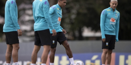 Após folga no domingo, Seleção Brasileira volta ao treinos de olho no confronto contra a Colômbia