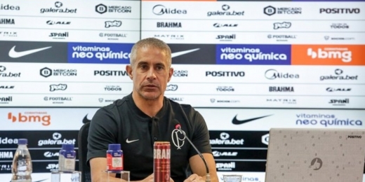 Após lesão de Willian, Sylvinho prega cuidado com os reforços do Corinthians: 'Eles não são máquinas'
