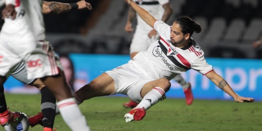 Após não entrar em empate do São Paulo, Benítez posta: 'Não desanime'