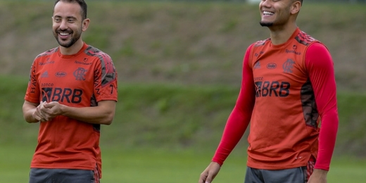 Após primeira partida como titular, Andreas Pereira faz pedido à torcida do Flamengo: 'Bora?'