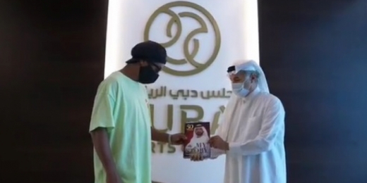 Após ser vacinado, Ronaldinho ganha visto especial para morar nos Emirados Árabes