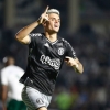 Após vitória, Gabriel Pec festeja gol com passe de seu ídolo Nene e destaca: ‘O Vasco vai subir’