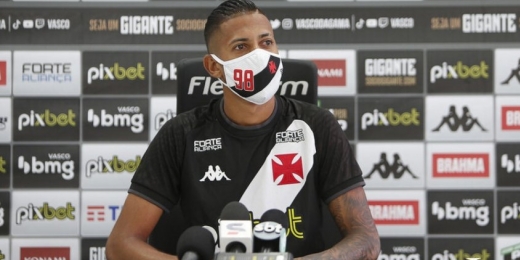 Apresentado, Weverton revela ser torcedor do Vasco e fala sobre Léo Matos: 'Vai ser uma disputa saudável'