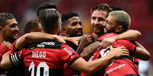 Arão dá declaração curiosa sobre o elenco do Flamengo e fala sobre reforços: 'É o Flamengo que ganha'