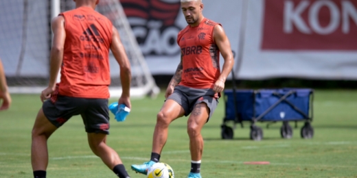 Arrascaeta avança em recuperação e pode jogar a estreia do Flamengo no Brasileirão