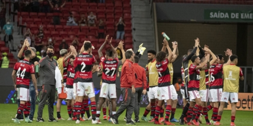 Arrascaeta enaltece classificação do Flamengo na Libertadores, elogia Renato Gaúcho, mas faz alerta