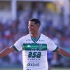 Artilheiro do ano no Guarani, Lucão comemora gol decisivo na Copa do Brasil