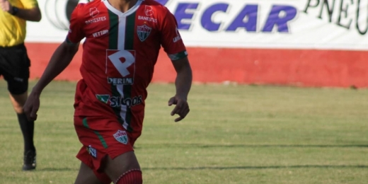 Atacante Stênio celebra gol pelo Rio Branco VN e diz que coletivo da equipe é prioridade