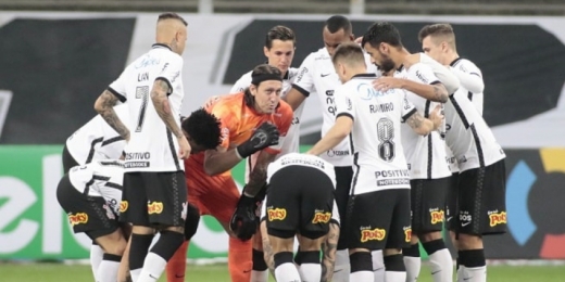 Atlético-GO garante resultado no primeiro tempo e bate o Corinthians pela Copa do Brasil