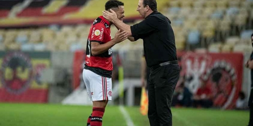 Autor de gol de bicicleta, Muniz lamenta derrota do Flamengo para o Bragantino: 'Vieram por uma bola'