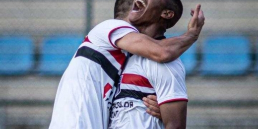 Autor de gol na vitória do sub-20 do São Paulo, Léo Silva elogia Alex