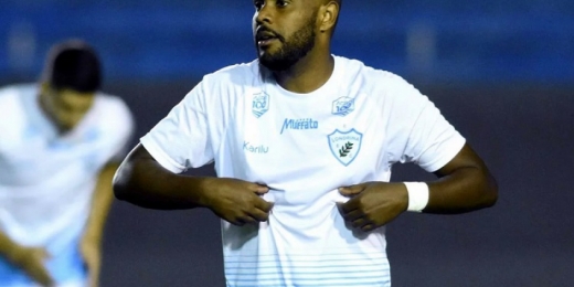 Autor de um dos gols do Londrina, Adenílson provoca o Vitória
